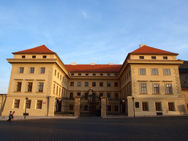 Salmovský palác, Hradčanské nám., Praha – Elektroinstalace